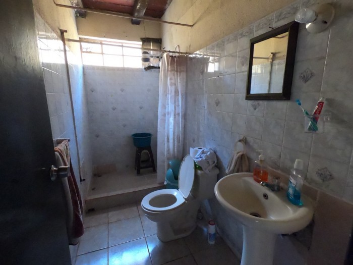 VENDO Casa en Colonia La Escuadrilla, Zona 2 de Mixco - Image 5