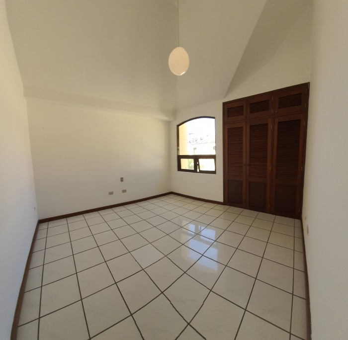 Casa en Renta Zona 10 Guatemala - Image 3