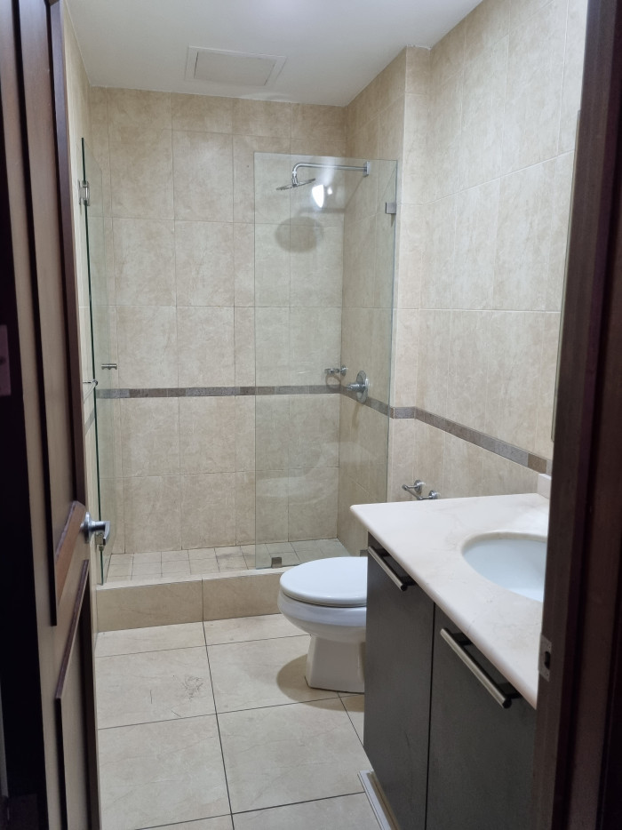 Apartamento en #renta zona 10 diagonal 6 - Image 1