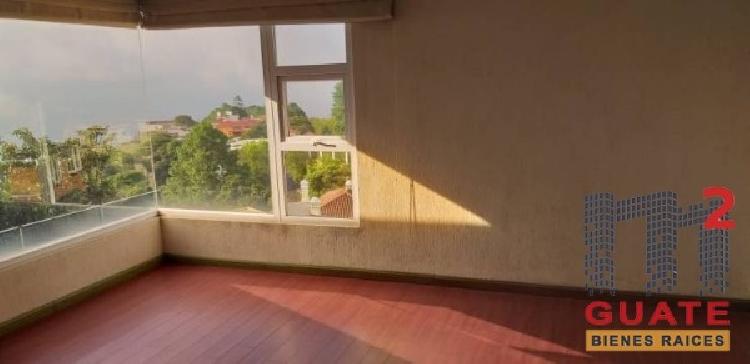 Casa de 800 m2 de construcción en Renta, Santa Catarina