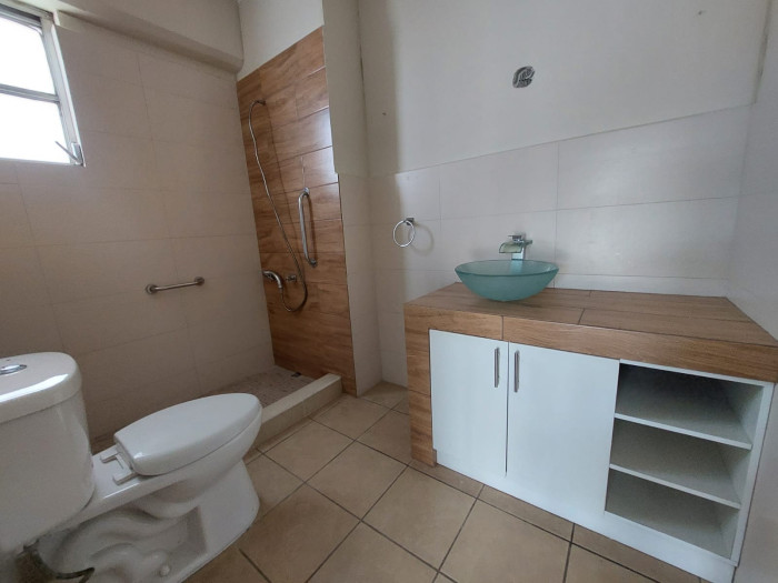 Amplio Apartamento 3 habitaciones, en Renta en Zona 15 — foto 2