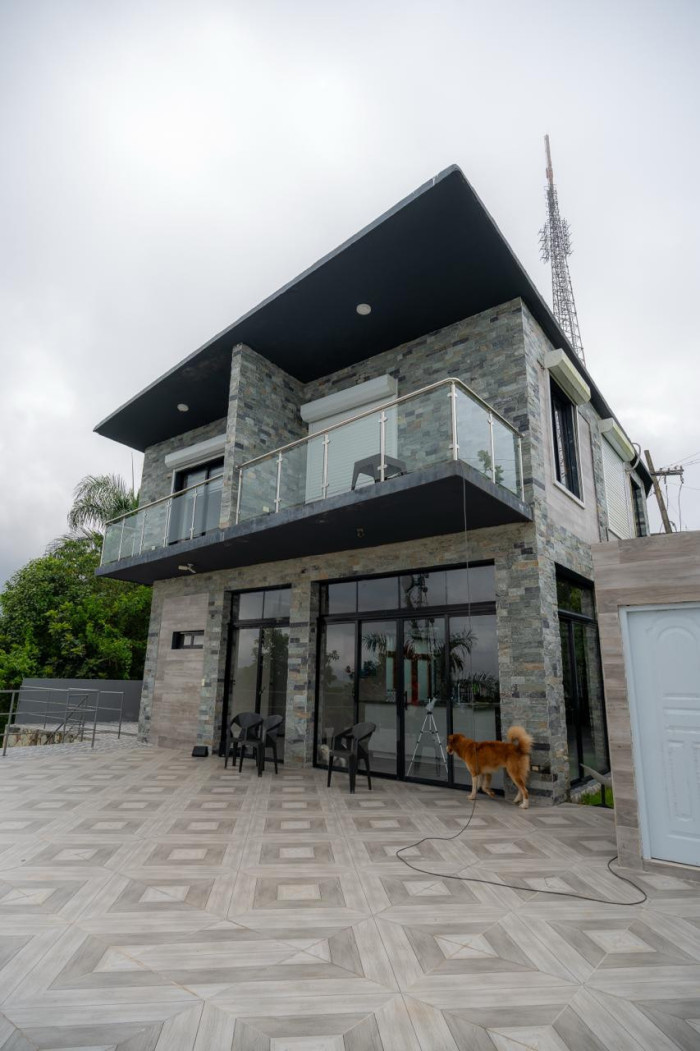 Venta de Espectacular Villa, La Colonia San Cristobal - 21