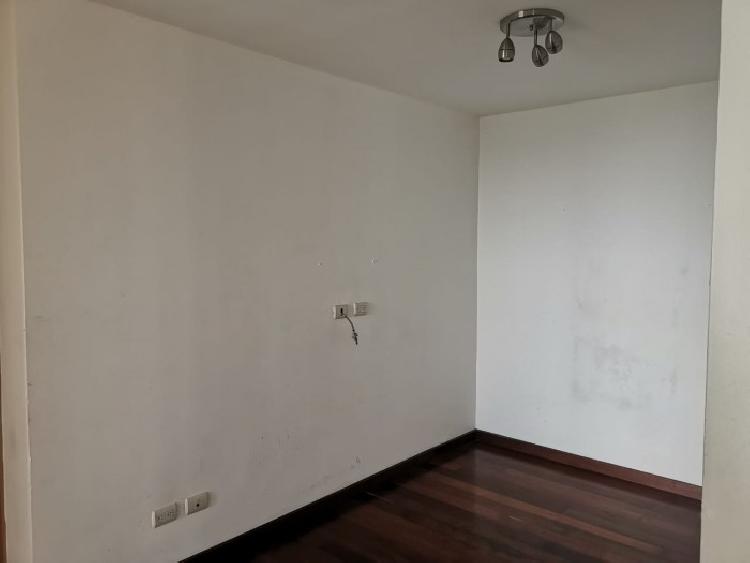 Rento amplio apartamento en zona 14 — foto 8