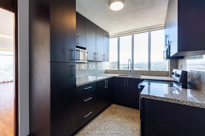 Apartamento en Alquiler Ciudad Vieja Zona 10 - Image 1