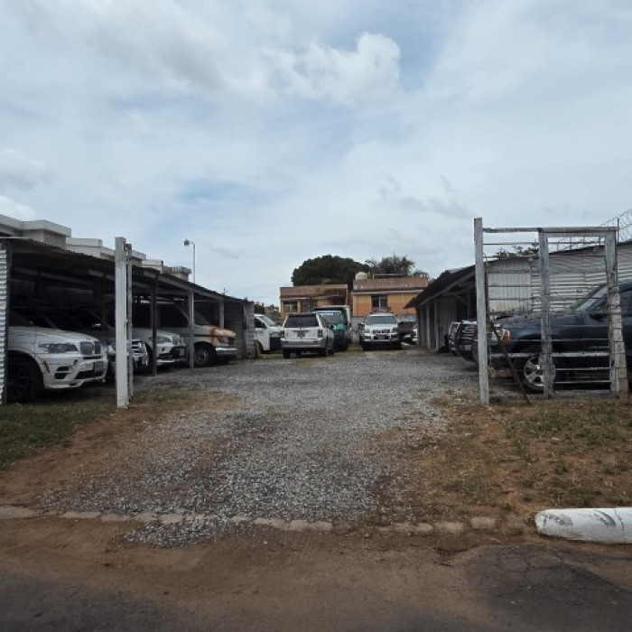 Terreno en Venta Residencial en Bulevar San Cristóbal - 8