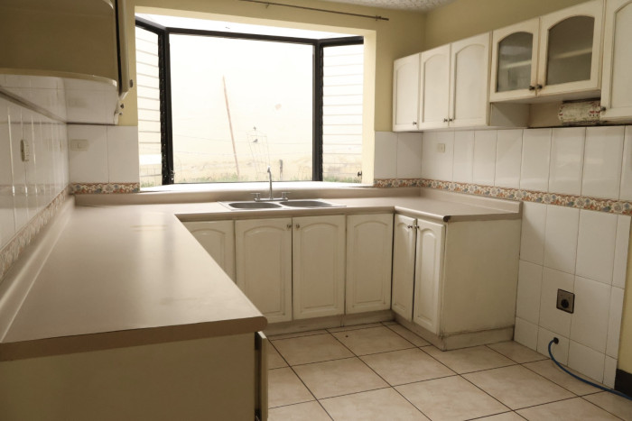 Condominio Pinares de Castilla- Casa en renta - 4