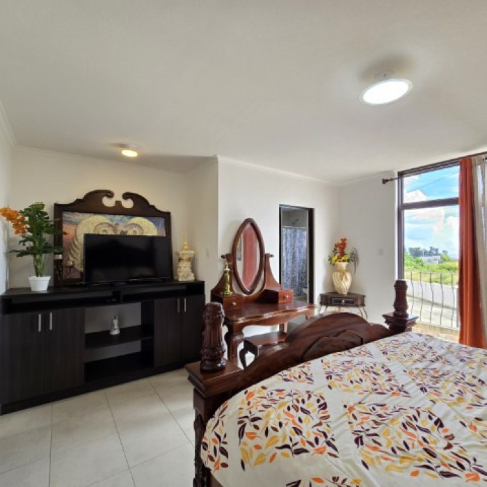 Casa en Venta Quintas Los Encinos Zona 7 de Mixco - Miniatura 14