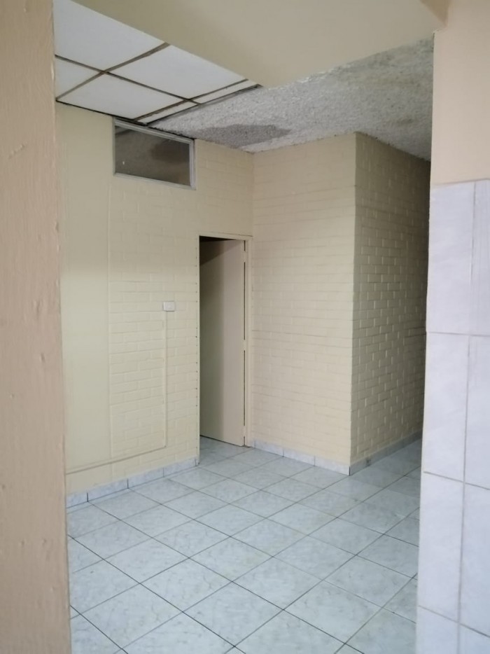 Rento locales comerciales en zona 10 — foto 2