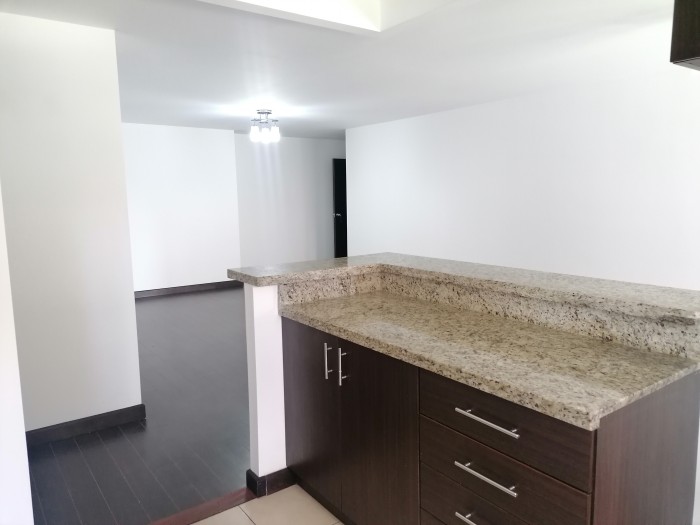 Apartamento en venta de 3 habitaciones en zona 14 - Miniatura 6