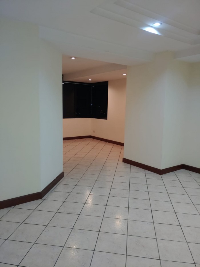Rento apartamento amueblado en edificio de zona 10 — foto 4
