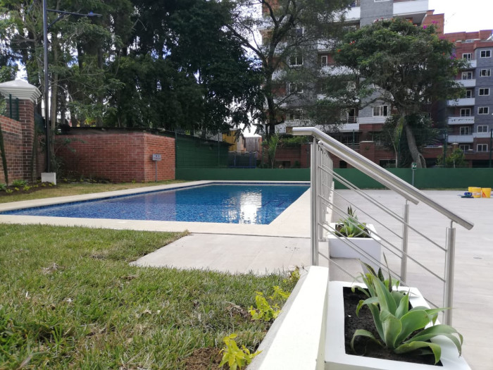 Apartamento en venta en Zona 4 de Mixco - 1