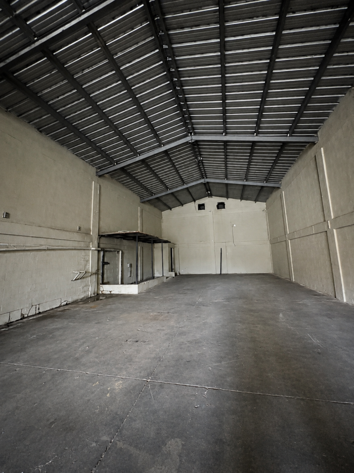 Nave Comercial Industrial en renta en Villa Agricola - 2
