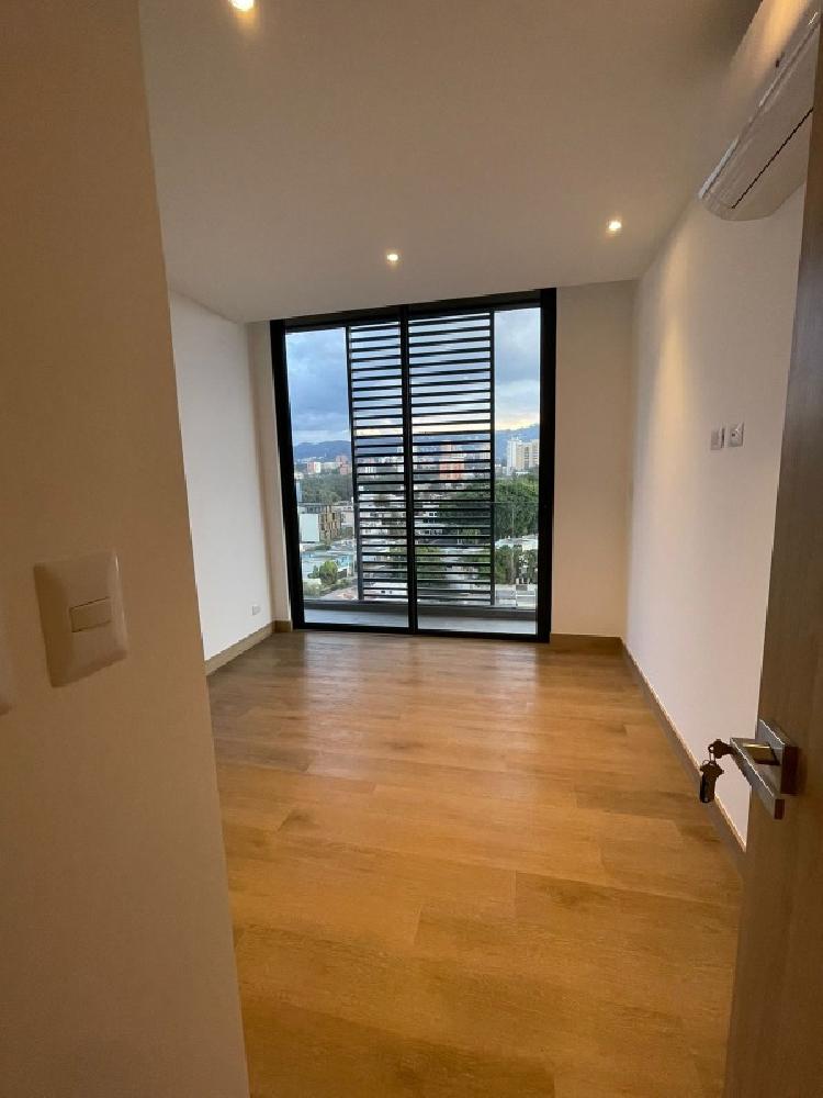 APARTAMENTO EN RENTA EN TRIVA, ZONA 15 — foto 6