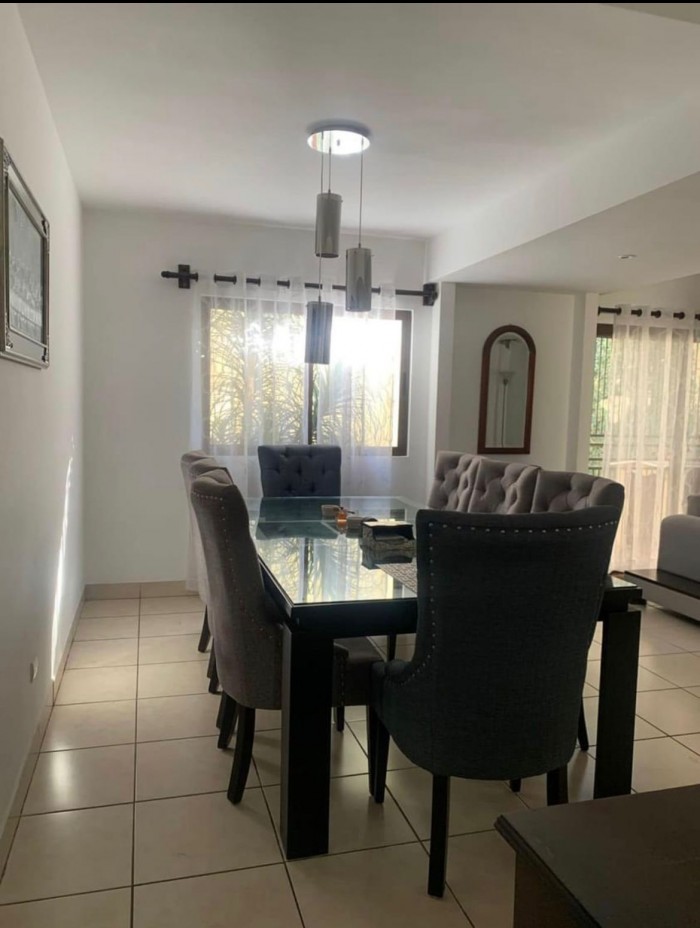 Venta de casa en Vistas del Naranjo, zona 4 de Mixco. - Miniatura 3