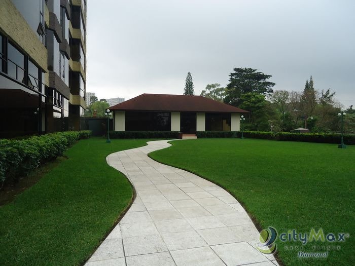 Apartamento en Venta  en Zona 10 - Miniatura 5
