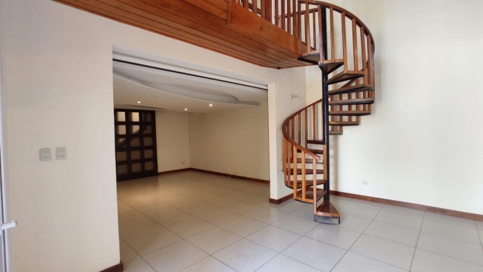 Plus Real Estate Renta casa en zona 13 — foto 3
