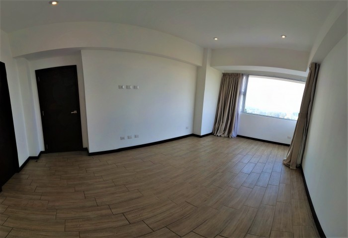 Rento lindo apartamento en edificio de zona 10 - Miniatura 9