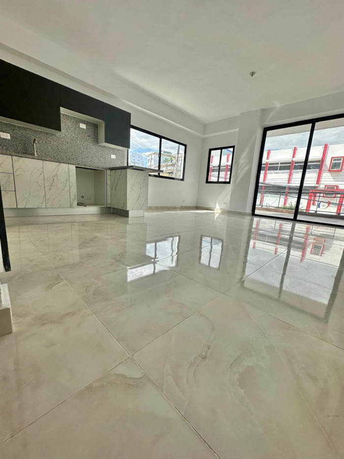 En Venta Apartamento con Terraza en Renacimiento - 1