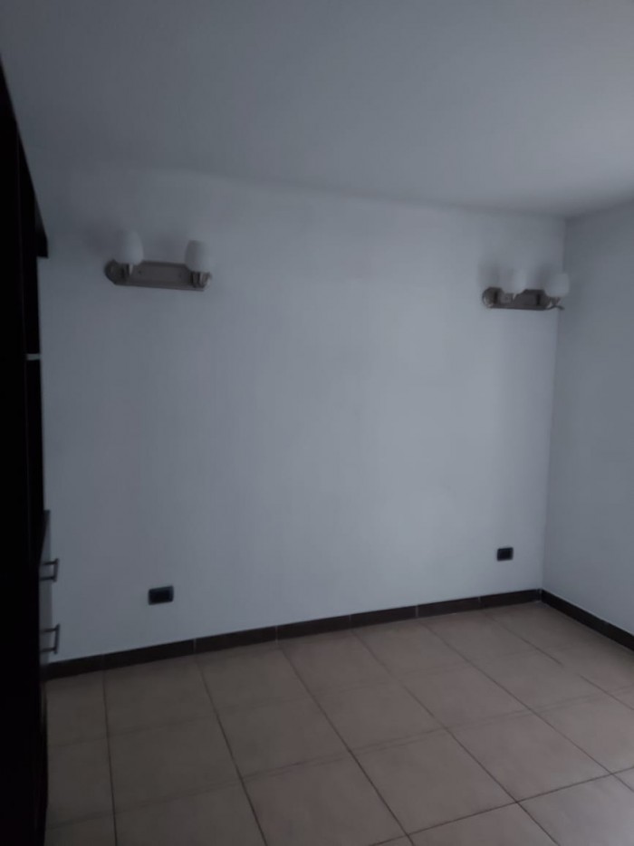 VENTA Apartamento 2 hab Edificio Torre Mariscal zona 11 - Miniatura 2