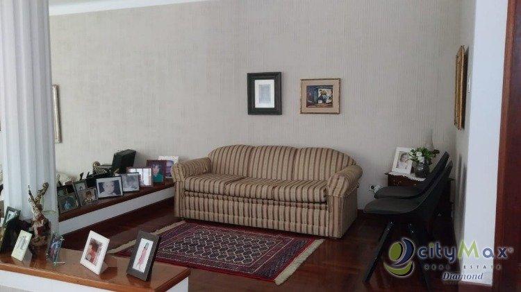 En Venta Amplia casa en condominio en zona 10 - Image 5