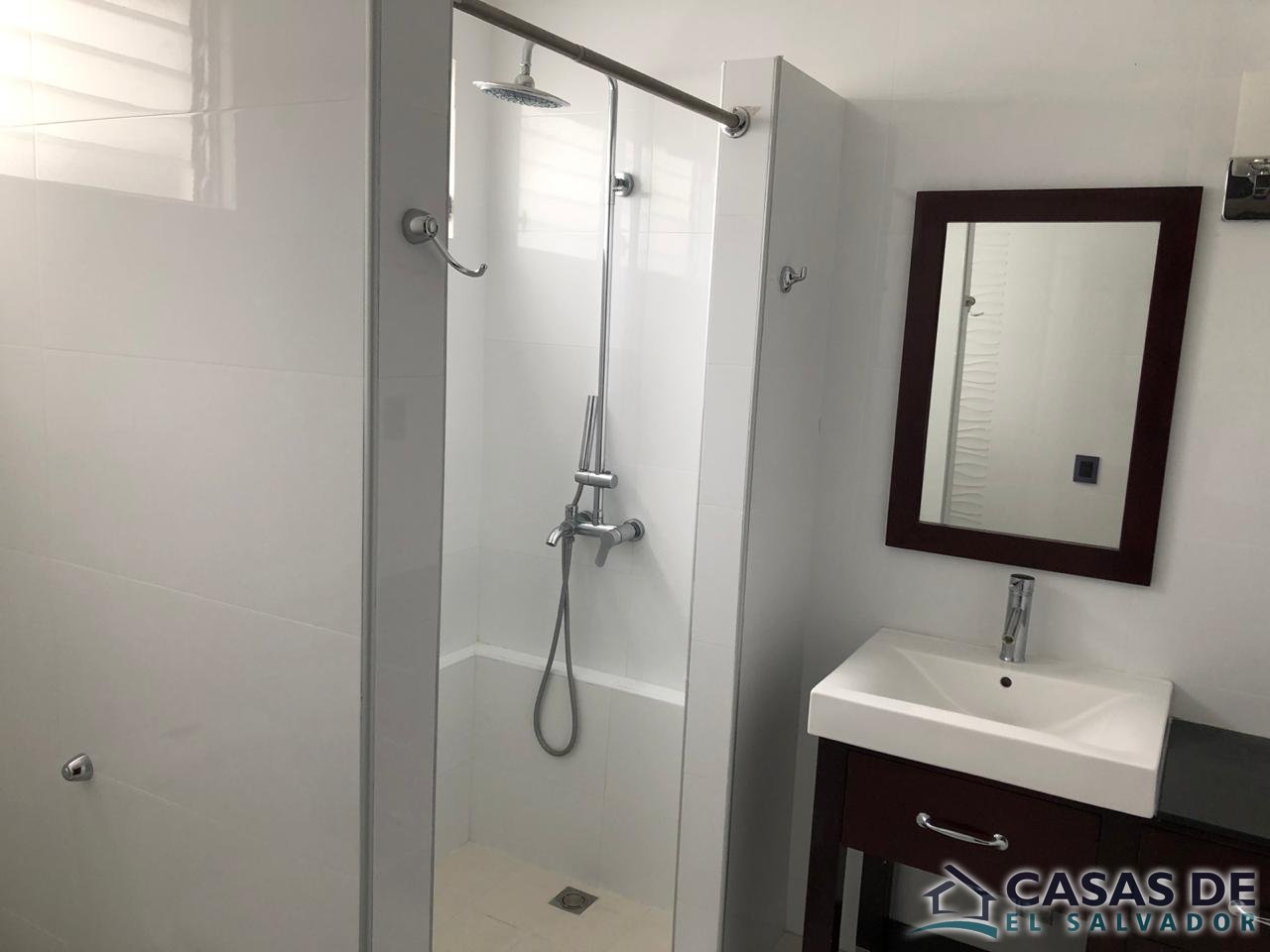 Cumbres de Escalon Moderna y Remodelada, Amplio Jardin