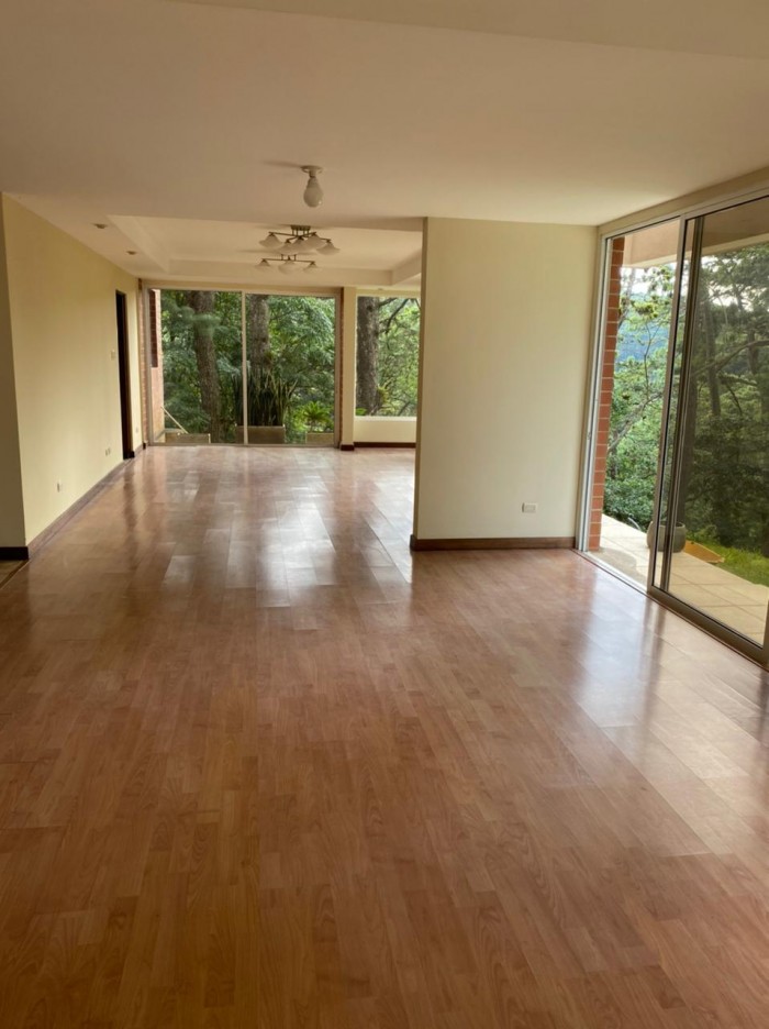 VENDO CASA EN BOSQUES DE LAS LUCES KM 14.5