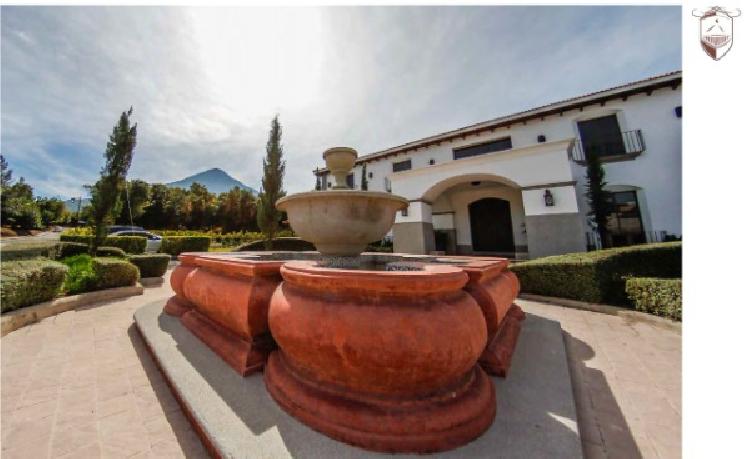 CASA EN VENTA CON. HACIENDA DEL COMENDADOR N8