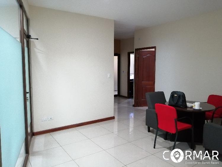 Oficina amplia en alquiler, zona 10 - Miniatura 12