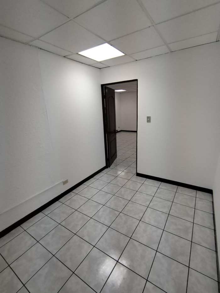 OFICINA EN #RENTA ZONA 10 - Miniatura 12