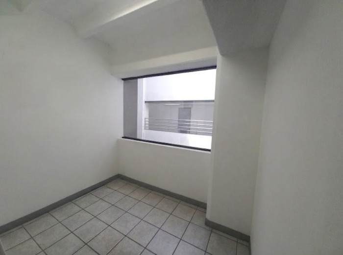 Oficina venta con 2 parqueos 20 calle Zona 10 — foto 6