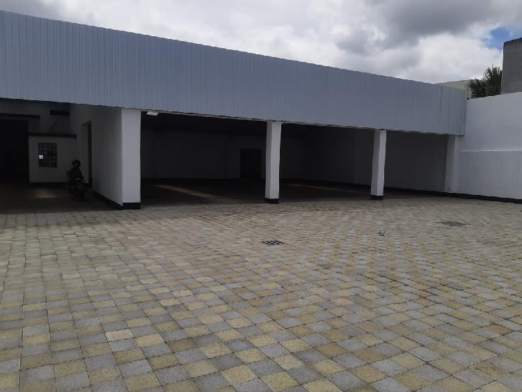 Propiedad grande para sala de ventas u oficinas . — foto 5