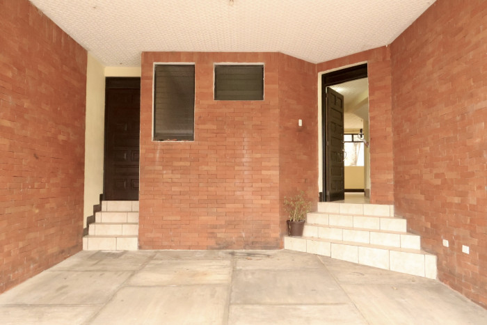 Condominio Pinares de Castilla- Casa en renta