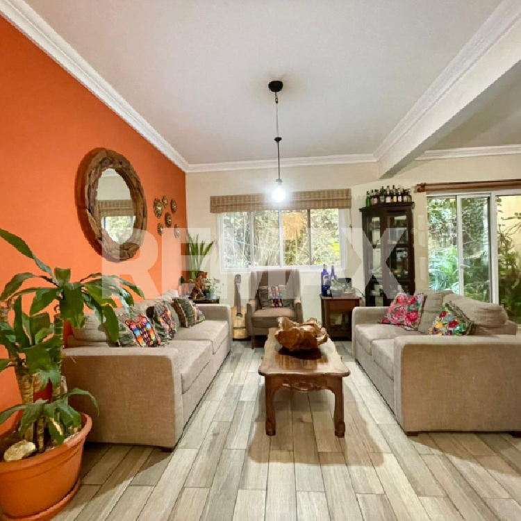 Casa en venta en San Cristóbal, Guatemala