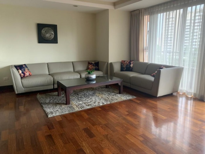 Apartamento amueblado en renta zona 10 Guatemala - Image 2
