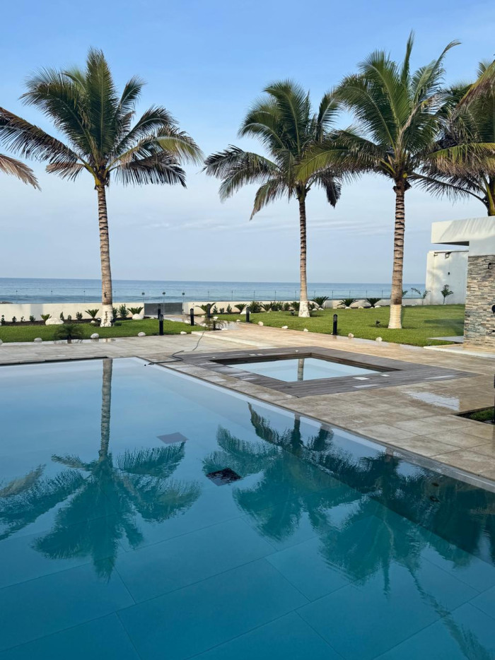 Exclusiva y Lujosa Casa venta frente al Mar Monterrico - 1