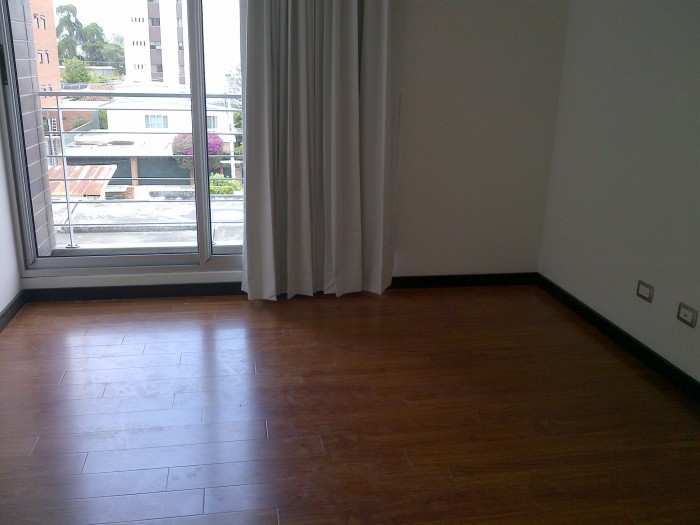 Apartamento en renta en zona 14 - Image 2