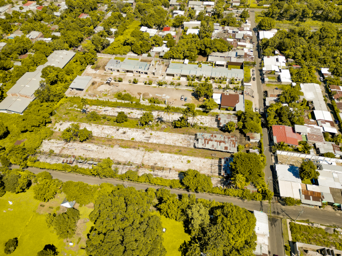 Terreno comercial para desarrollo en Centro de Lourdes - 3