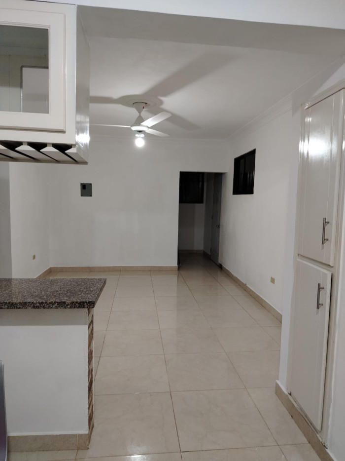 CASA RENTA EN SANTO DOMINGO ESTE RES. LUZ MARIA - 22