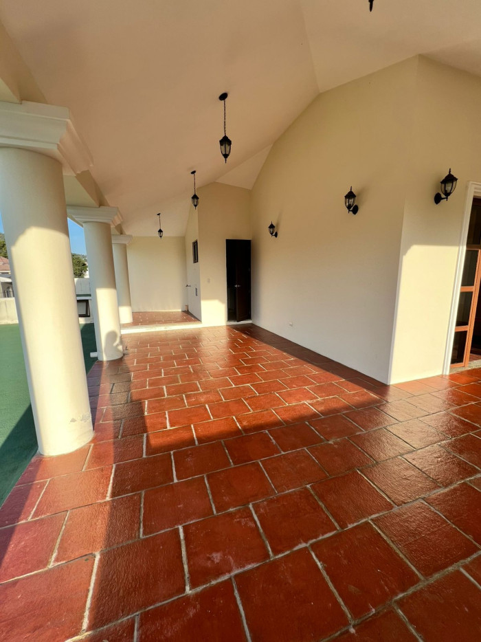 Casa grande en venta en Jutiapa sobre calle principal  - Miniatura 16