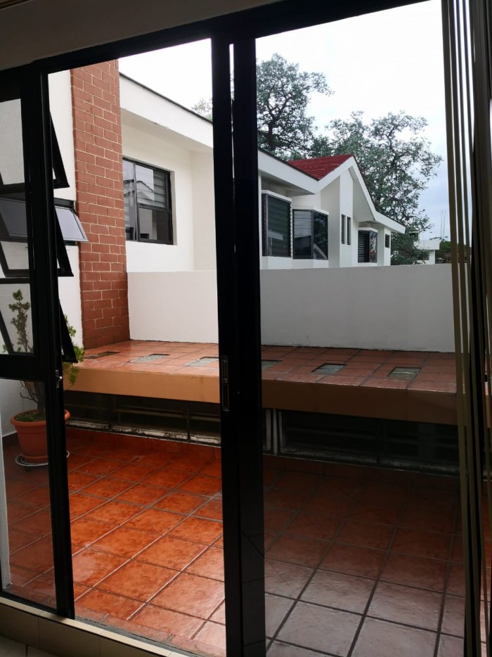 Apartamento amplio en alquiler, zona 15 VH1 - Miniatura 11