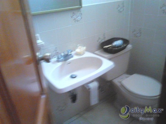 LINDA CASA EN VENTA ZONA 16 LA MONTAÑA - Miniatura 3