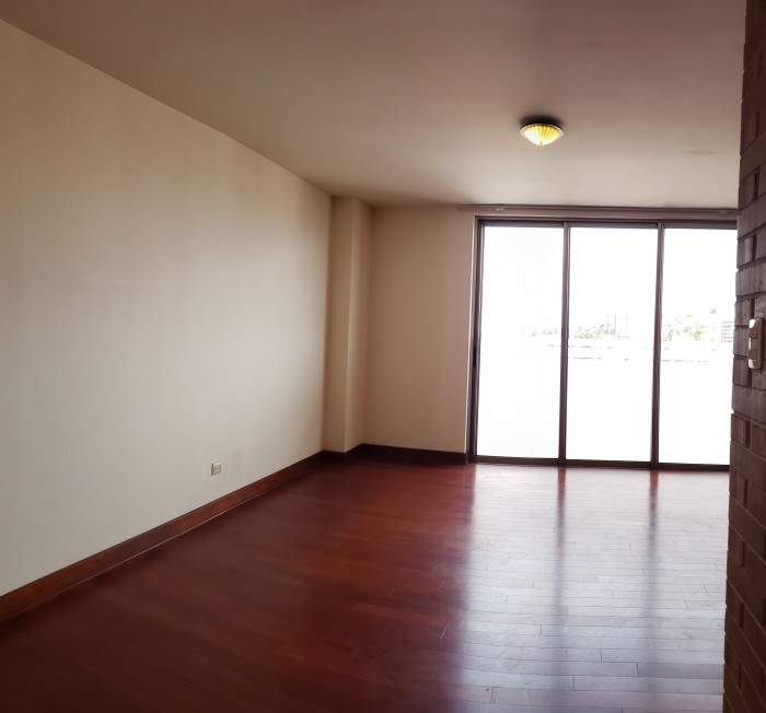 Apartamento en renta en la Nueva zona 14 - Image 1