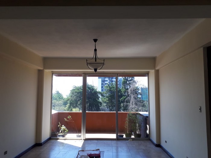 Apartamento en Alquiler en Zona 15 - Image 1