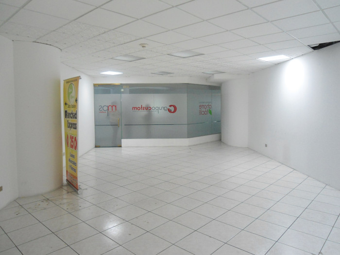 Local en alquiler en zona 10 primero Nivel en renta — foto 4