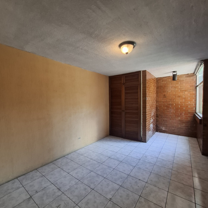 Casa en renta en zona 10 Bulevar Los Próceres - Miniatura 15