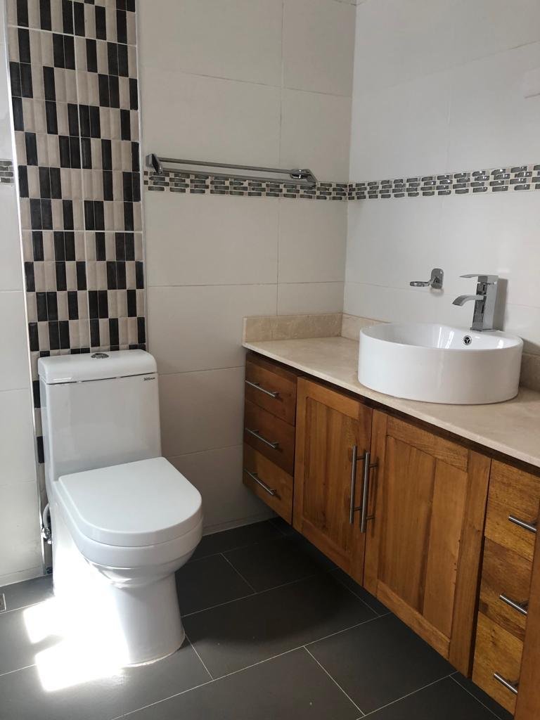 VENTA CASA DOS NIVELES LLANOS DE GURABO — foto 3