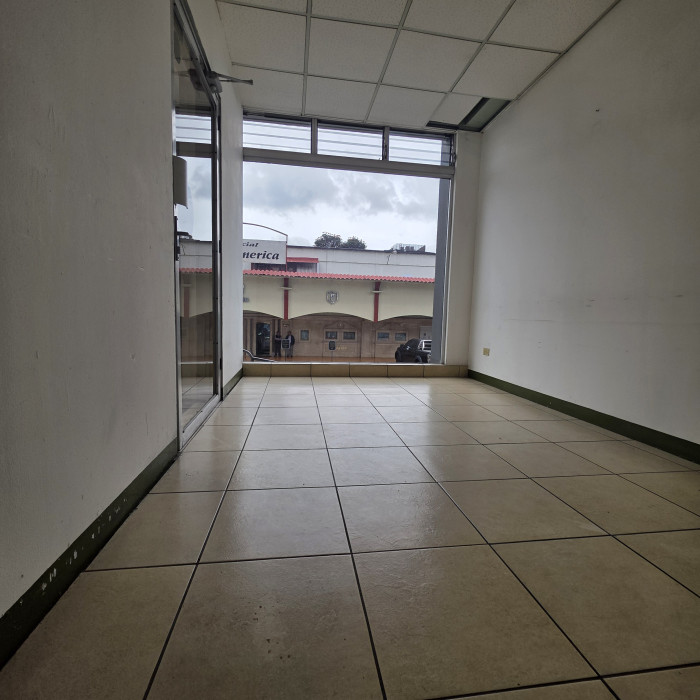 Local Comercial en RENTA en Avenida Las Americas Z.13 — foto 9