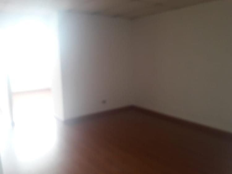Plus Real Estate renta oficina en zona 10 — foto 5