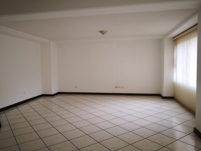 Apartamento amplio en alquiler, zona 15 VH1 - Image 5