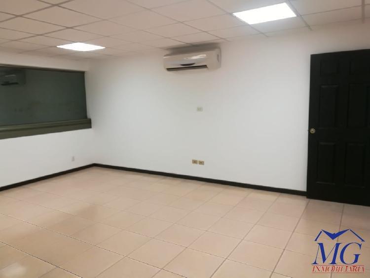 ALQUILO OFICINA EN EDIFICIO TORINO ZONA 10